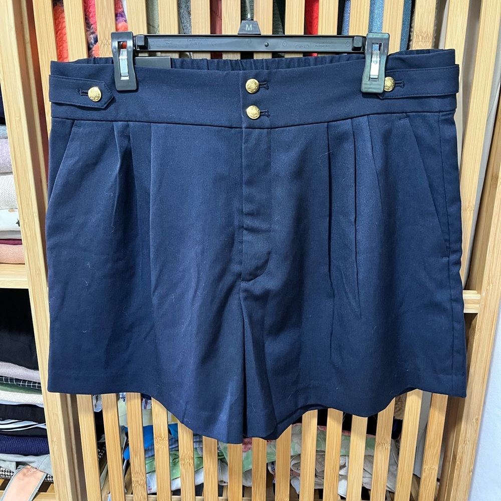 NWT women’s Banana Republic pleated sailor shorts